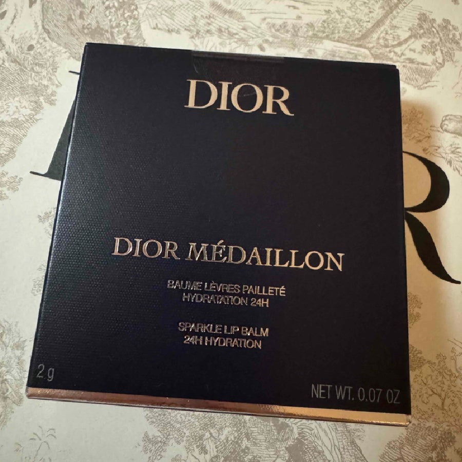 DIOR Medallion 2026 日本專櫃 聖誕限定 水晶粉紅潤唇膏 手機裝飾吊飾