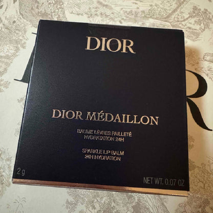 DIOR Medallion 2026 日本專櫃 聖誕限定 水晶粉紅潤唇膏 手機裝飾吊飾