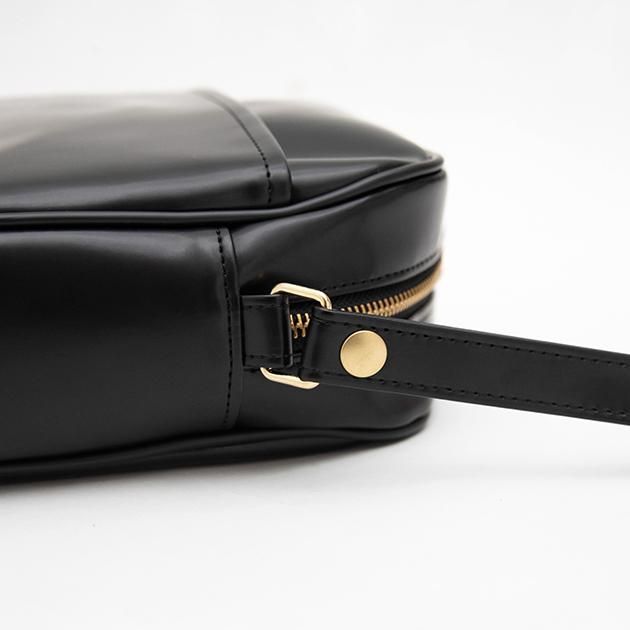 CLASKA｜日本製 BANK 拱形肩背包 - 黑色合成皮革