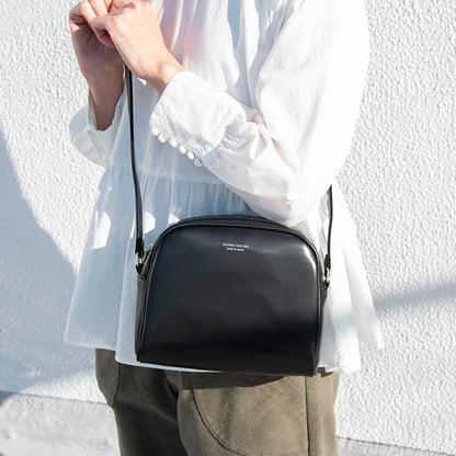 CLASKA｜日本製 BANK 拱形肩背包 - 黑色合成皮革