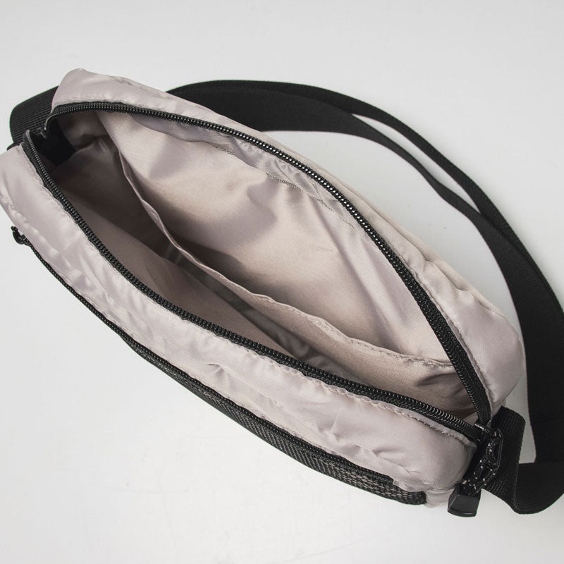 Coleman 日本50週年紀念版 品牌特刊 #08 斜揹袋 米灰色 Shoulder Bag GREIGE