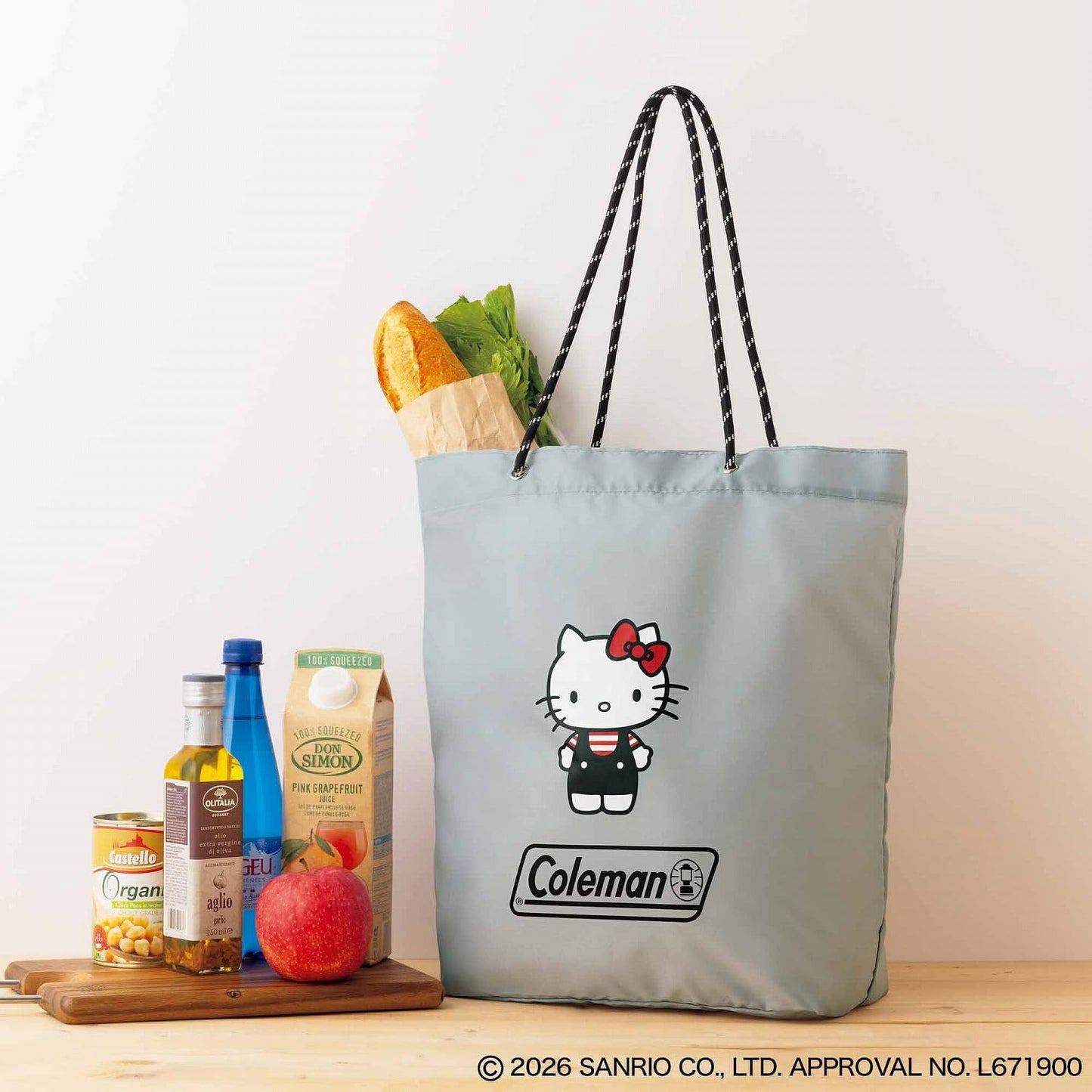 InRed Magazine October 2026 Issue｜Coleman × Hello Kitty Outdoor Rope Handle Tote Bag