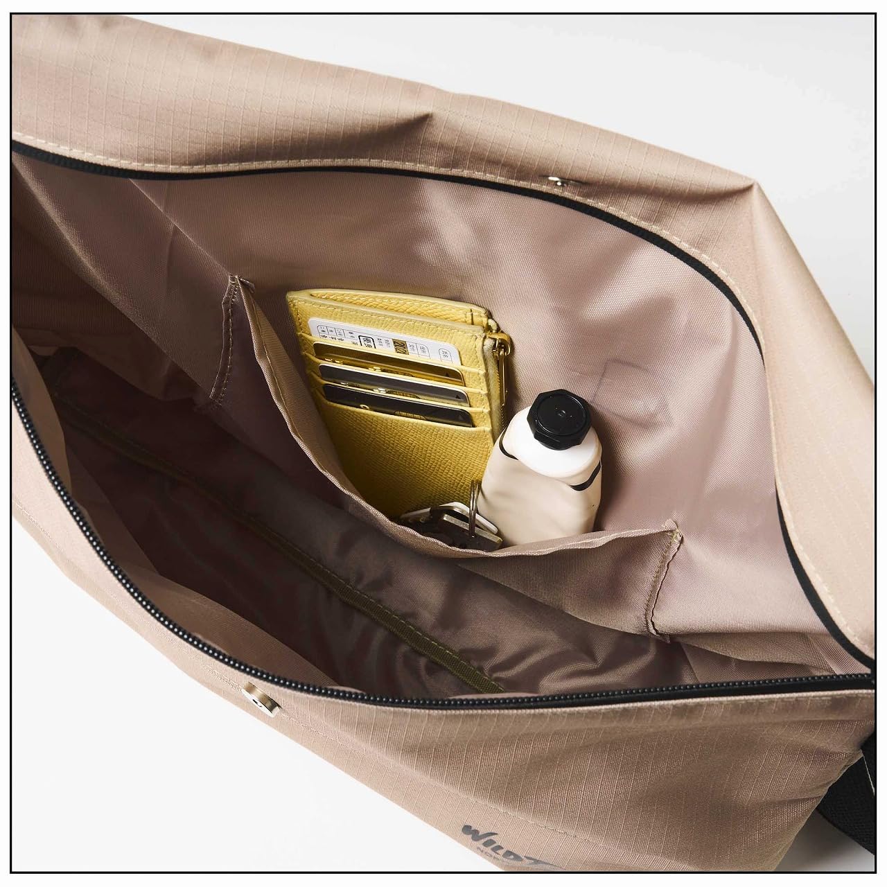 MonoMax 2026年7月號增刊 送WILD THINGS 戶外防水斜孭袋 信差包 Messenger Bag