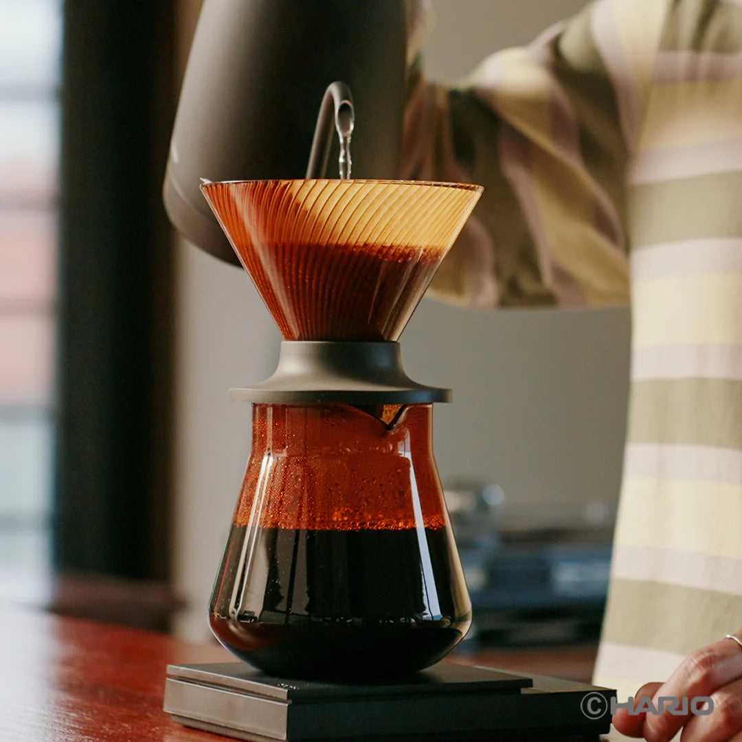 HARIO 日本製 V60 NEO Tritan 防摔樹脂手沖咖啡濾杯 1-4杯用 黑色 透色 琥珀色